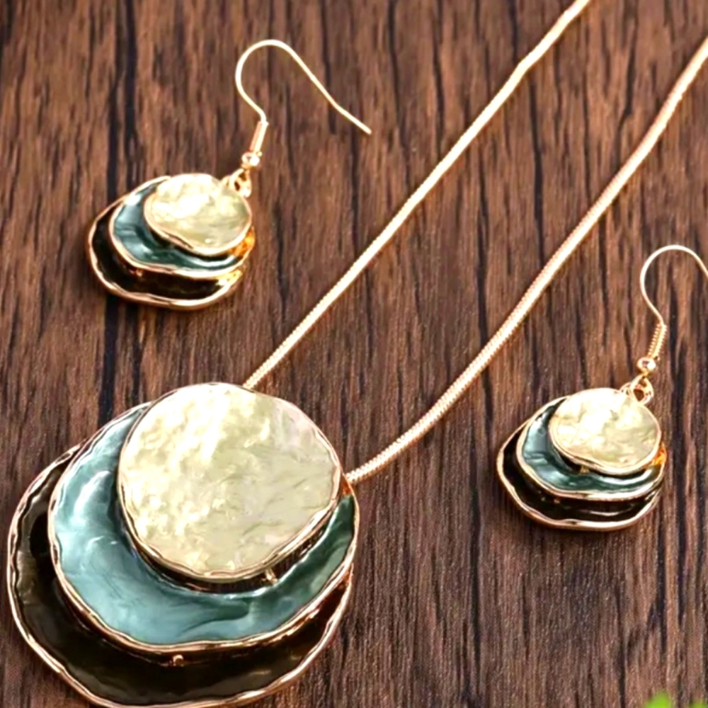 Necklace and Earrings set